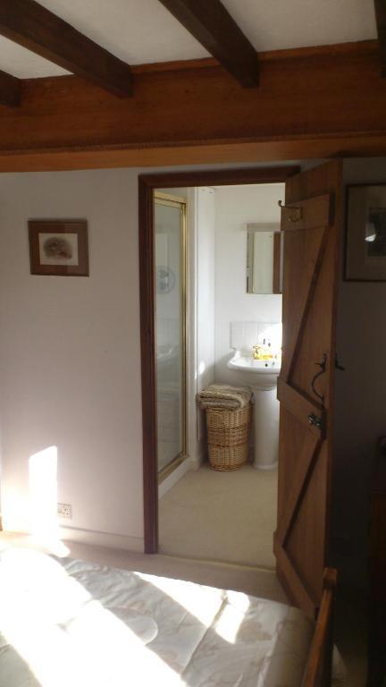 189 April Cottage Winsley Room photo
